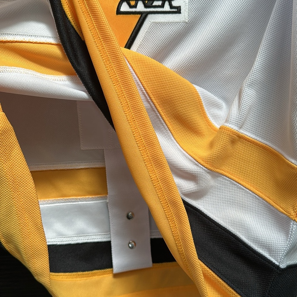 Sidney Crosby Pittsburgh Penguins Fanatics Away Premium Jersey - White - Picture 5 of 6